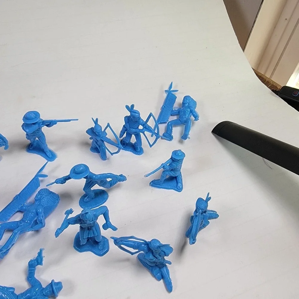 Marx 1970s Fort Apache 4202 Dark Blue Pioneers Set Lot